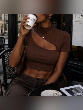 Medium Women’s Brown Ribbed Asymmetric Cutout Mock Neck Crop Top, Like New Shein